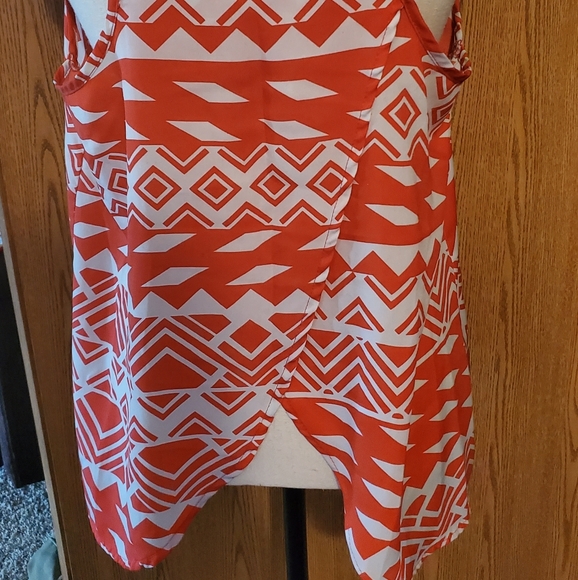 Tank - Picture 3 of 4